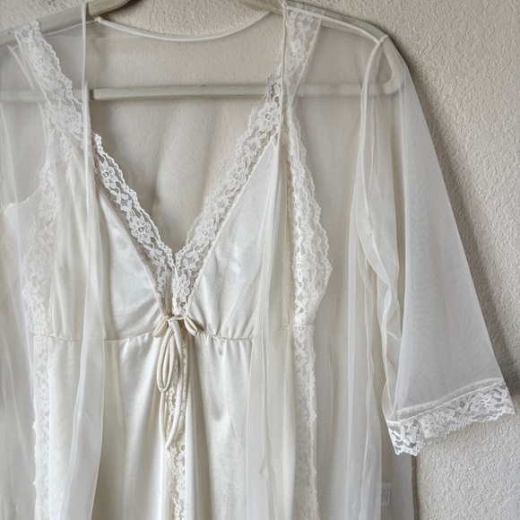 Vintage JC Penney Two-Piece Lingerie Mini Night Gown Top Robe Lace Romantic - Picture 3 of 10